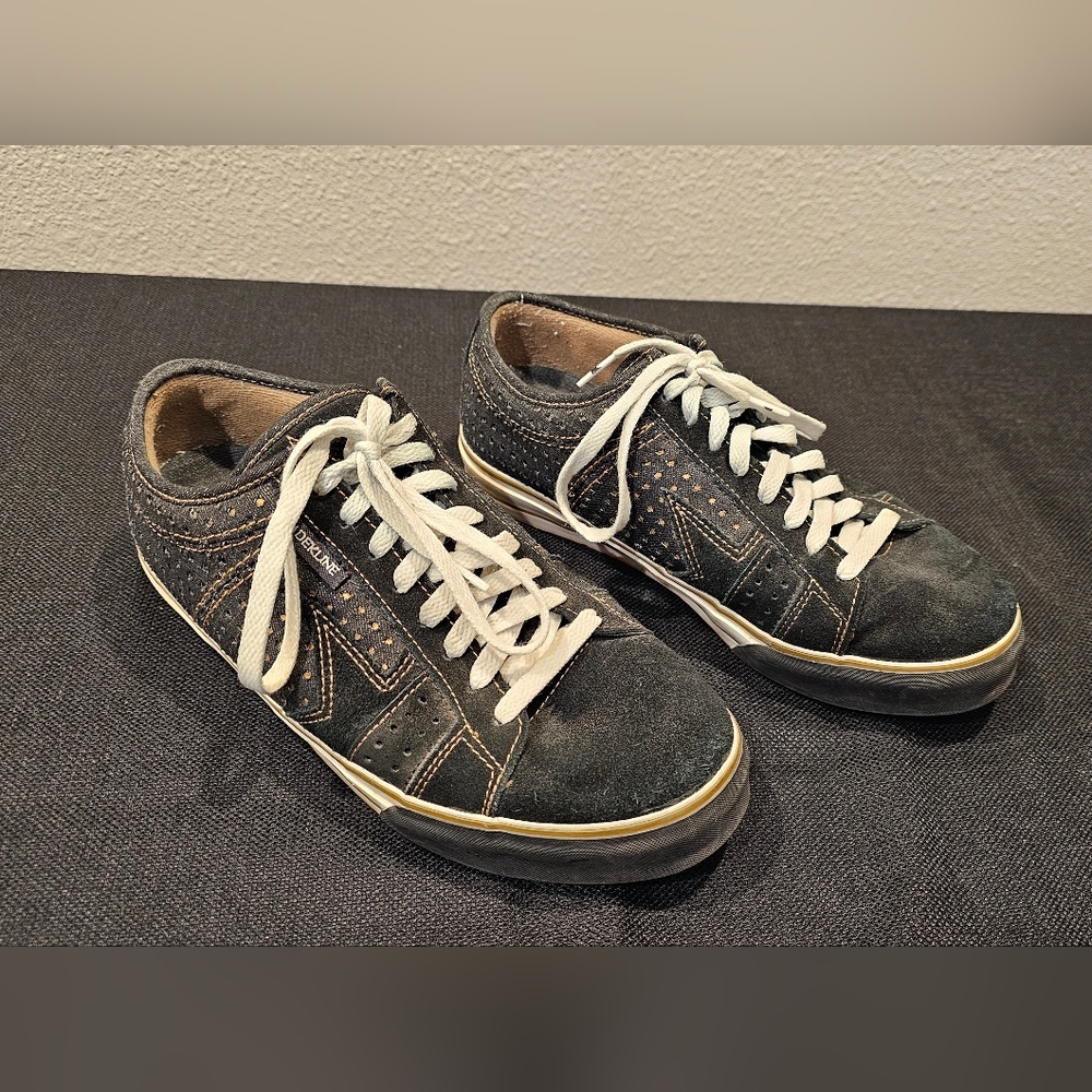 Dekline Villain men's Skateboarding Sneakers Black and Gold size 10.5 RARE